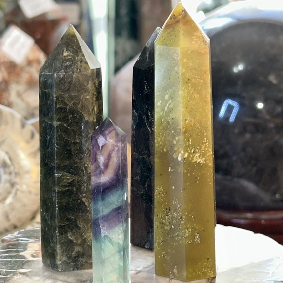 Green Opal, Rainbow Fluorite, Labradorite and Fireworks Crystal Points! - Picture 7 of 7